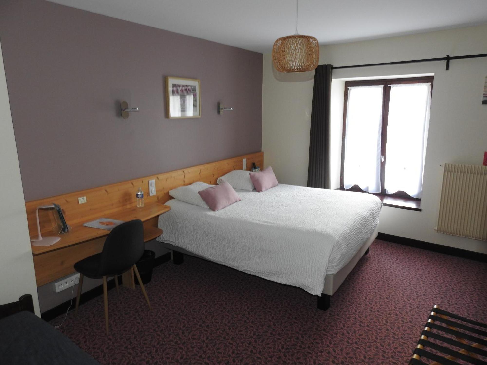 Le Barriol Hotel Saint-Julien-Chapteuil Exterior foto