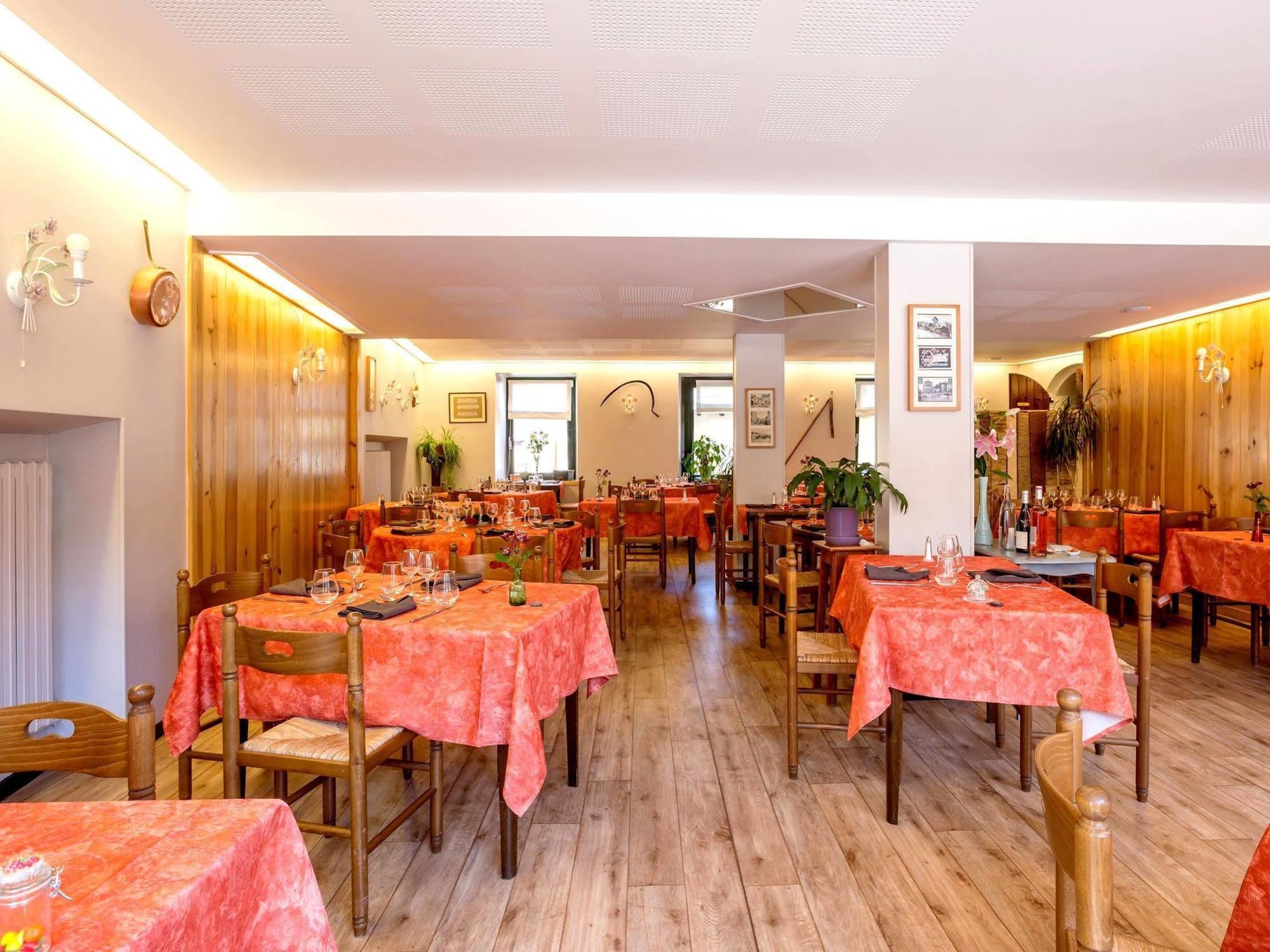 Le Barriol Hotel Saint-Julien-Chapteuil Exterior foto